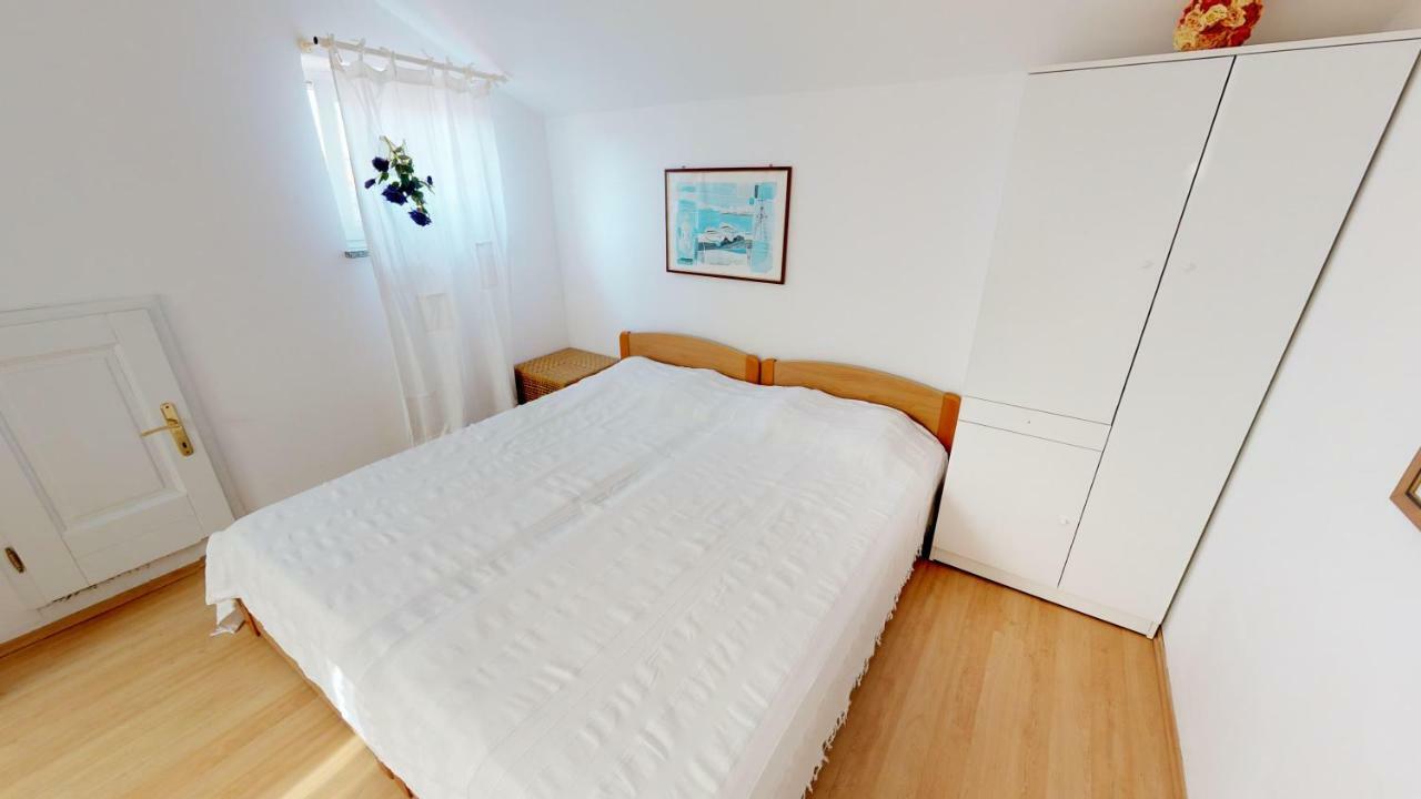 Apartment Potkonjak Povljana Esterno foto