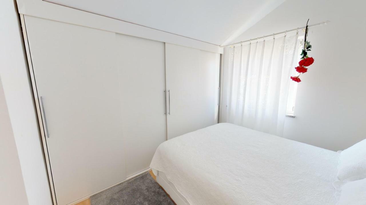 Apartment Potkonjak Povljana Esterno foto