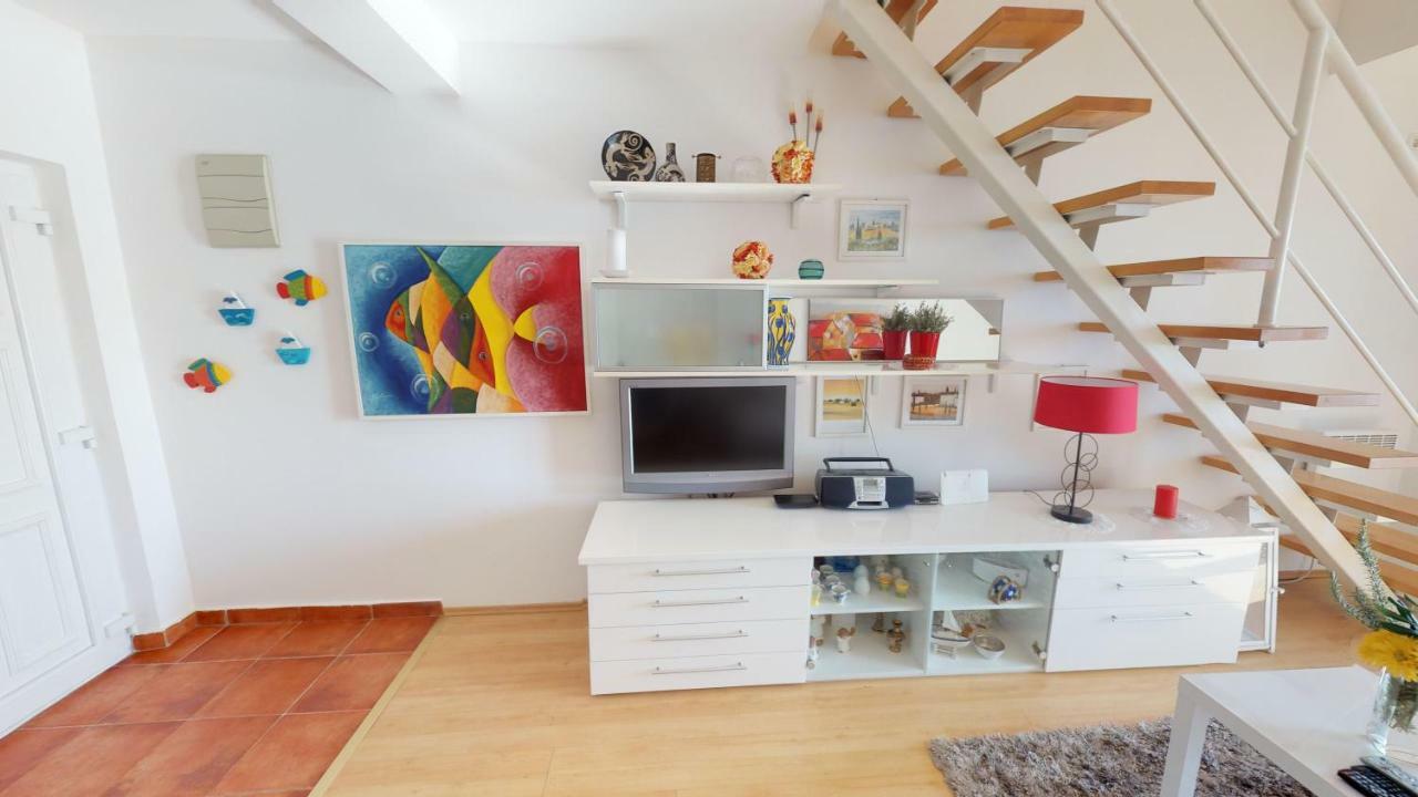Apartment Potkonjak Povljana Esterno foto