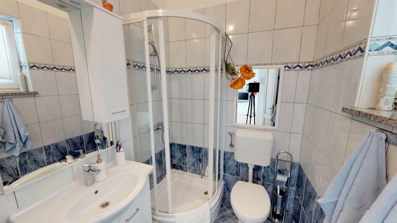 Apartment Potkonjak Povljana Esterno foto